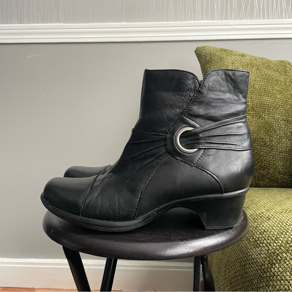 Clark’s Rosabelle Women’s Size 8.5 Black Leather Zipper Comfort Ankle Boots